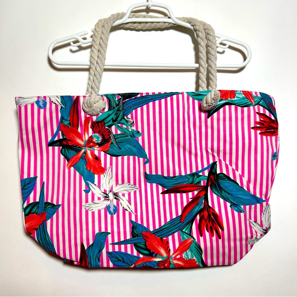 🌺🌺🌺 Cute tropical floral beach bag by Kendall and James